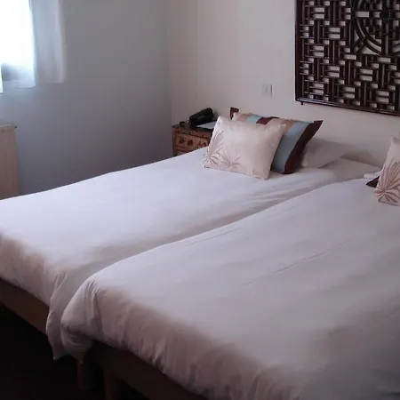 La Chaumiere Roz-aven Hotel