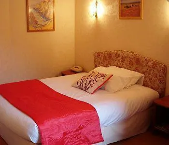 Hotel La Chaumiere Roz-aven 3*
