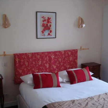 La Chaumiere Roz-aven 3*
