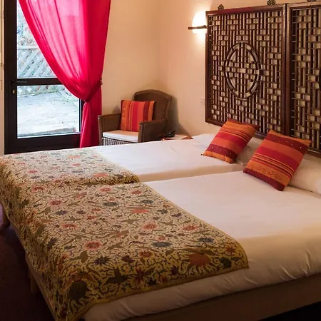 Hotel La Chaumiere Roz-aven 3*